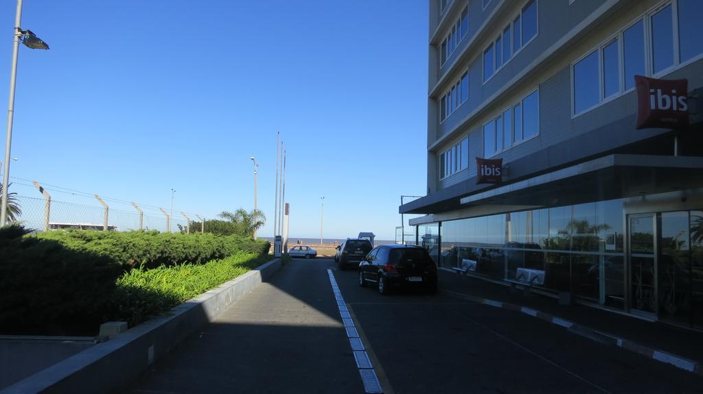 Ibis Montevideo Rambla Hotell Exteriör bild