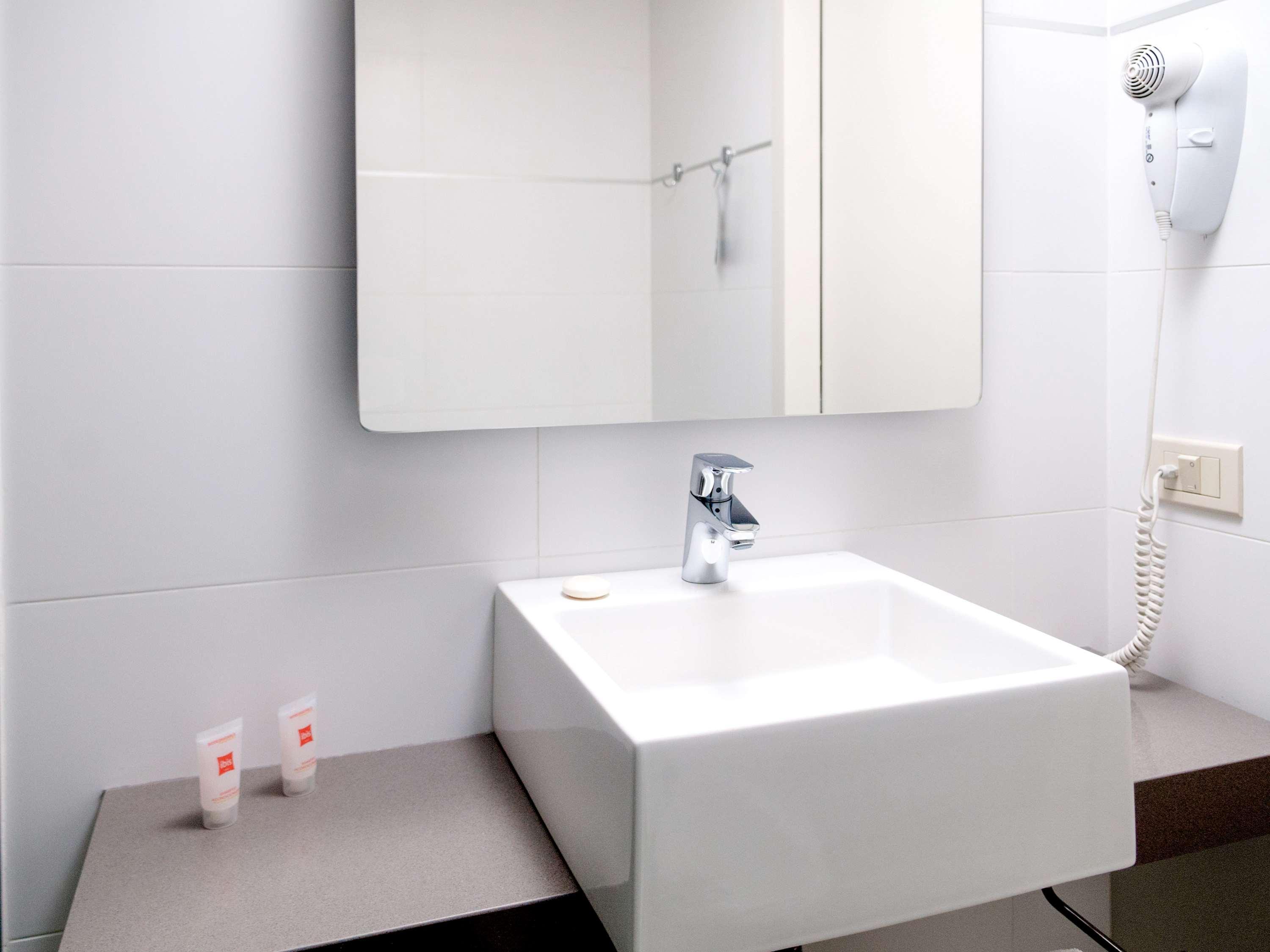 Ibis Montevideo Rambla Hotell Exteriör bild