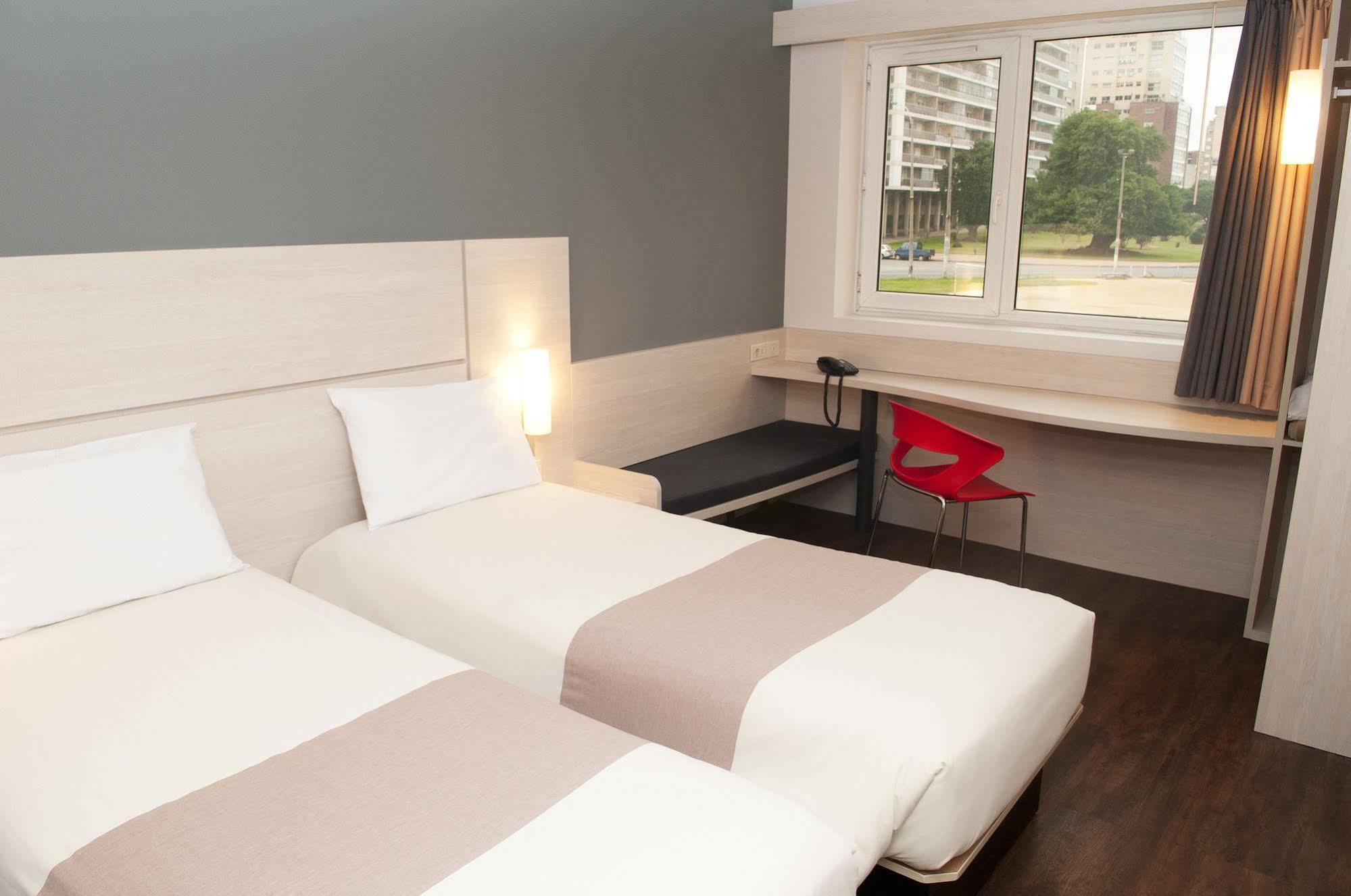 Ibis Montevideo Rambla Hotell Exteriör bild
