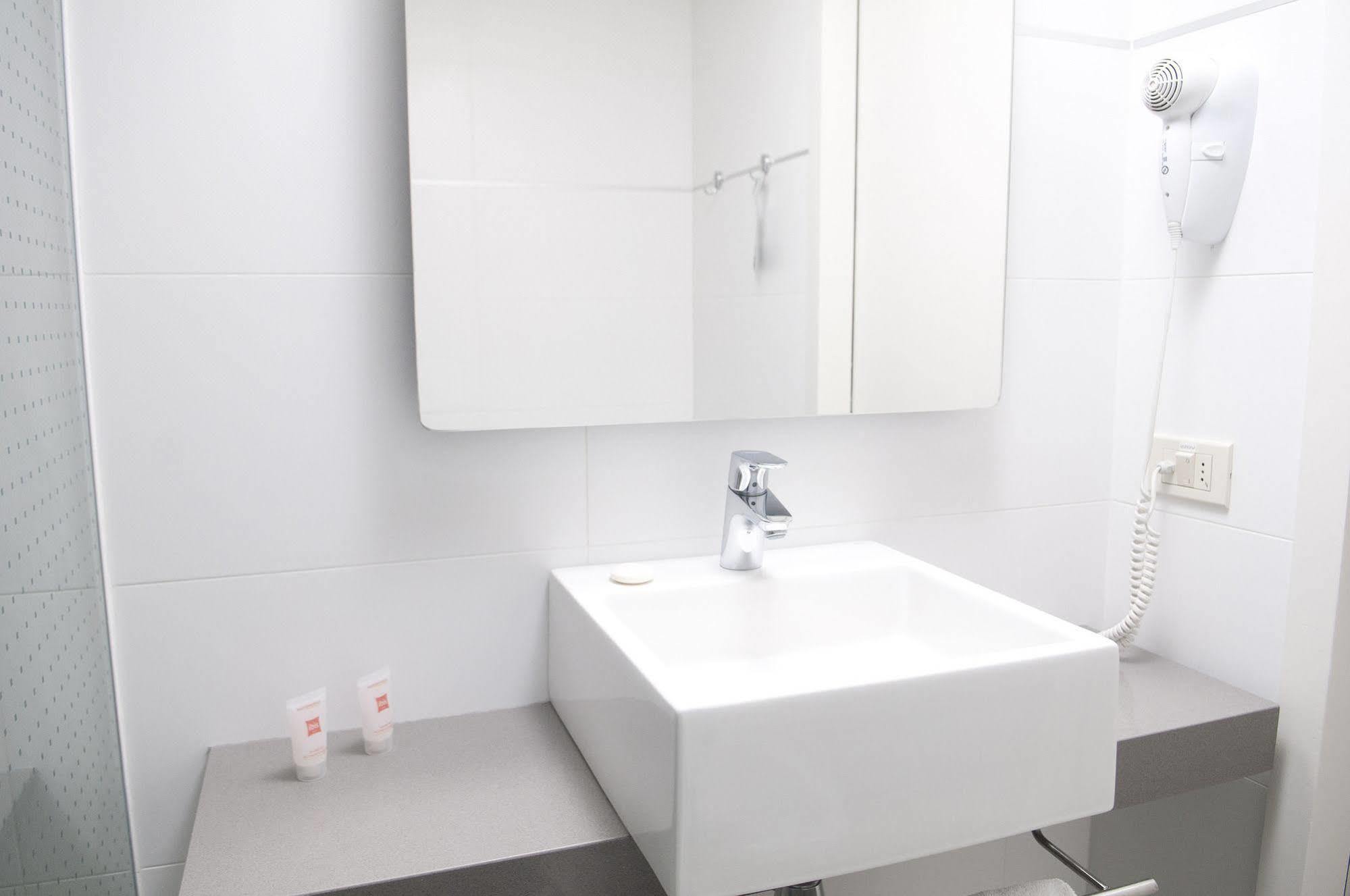 Ibis Montevideo Rambla Hotell Exteriör bild