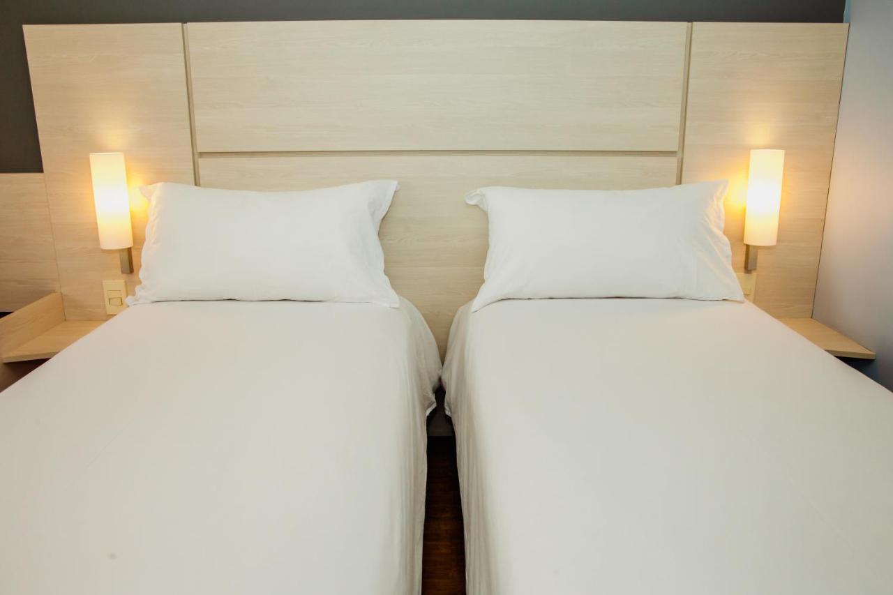 Ibis Montevideo Rambla Hotell Exteriör bild