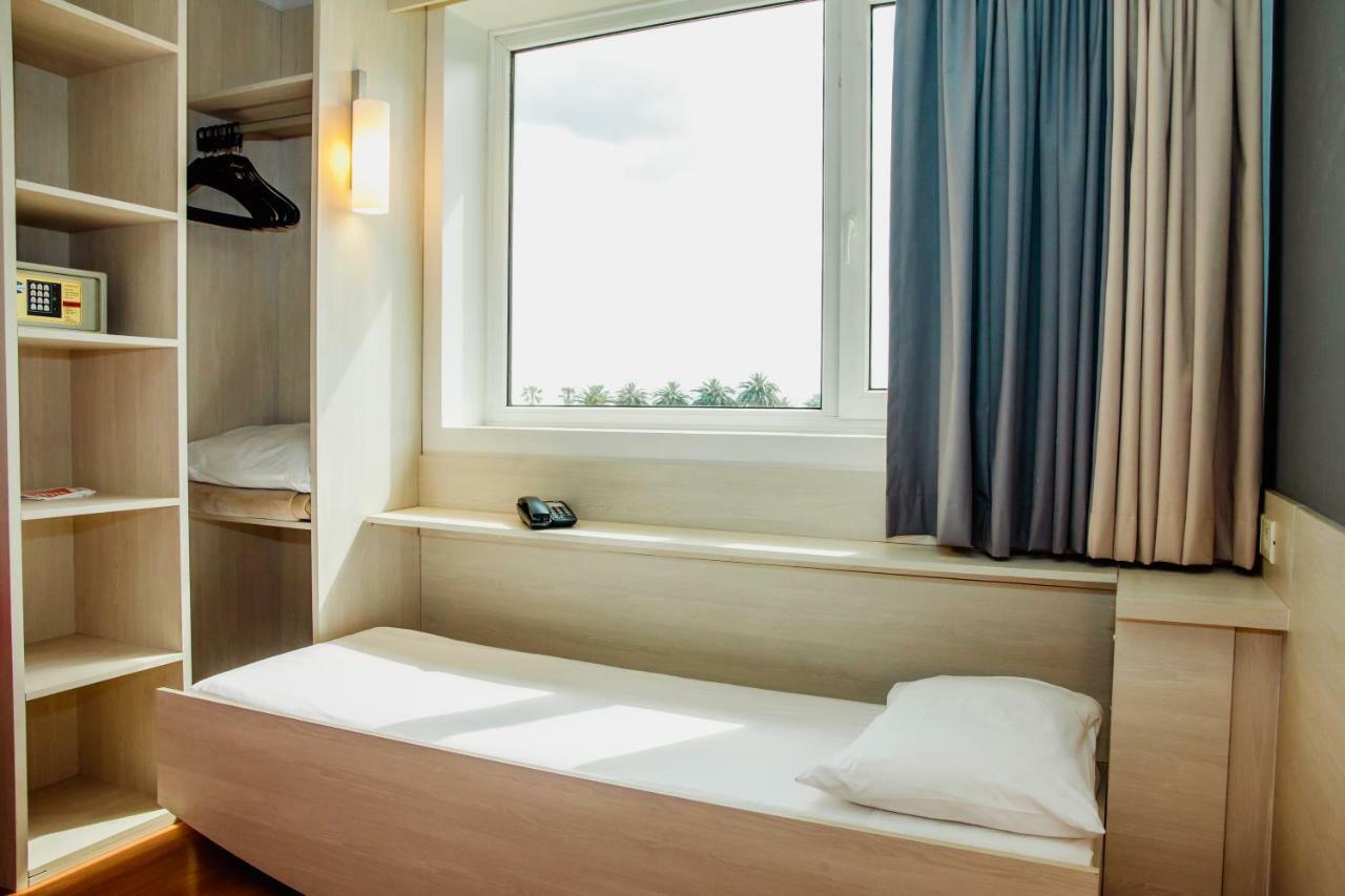 Ibis Montevideo Rambla Hotell Exteriör bild