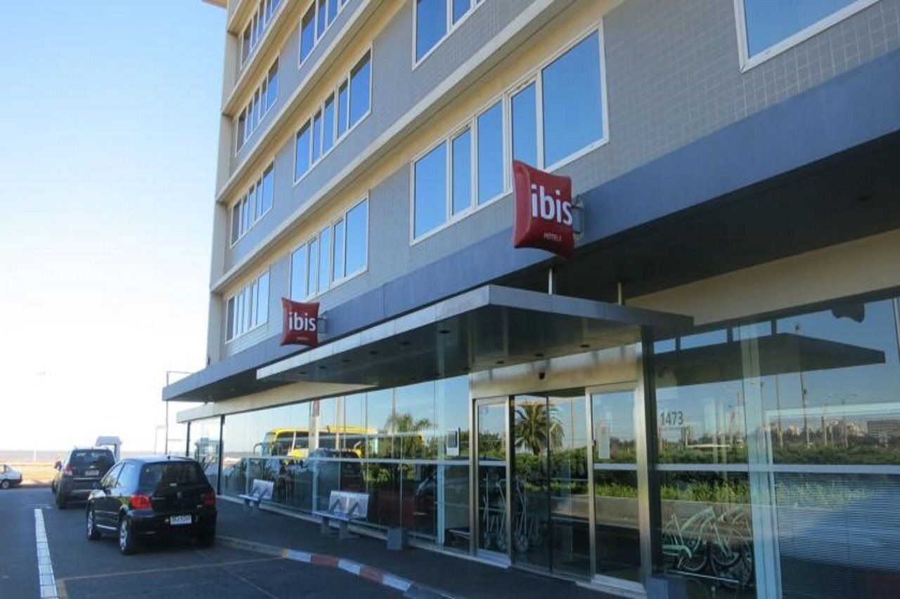 Ibis Montevideo Rambla Hotell Exteriör bild